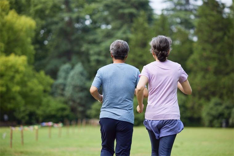 上海政策向高齡傾斜！從5月1日起將提高年滿70歲老人養(yǎng)老金