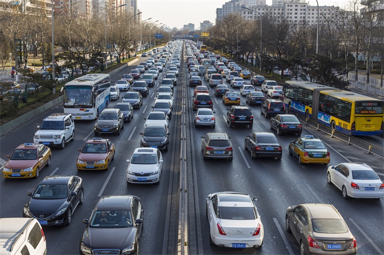 電動(dòng)車完全取代燃油車？馬勒徐薇 電動(dòng)車碳排放比燃油車低43，但生產(chǎn)電動(dòng)車的碳排放比燃油車還高