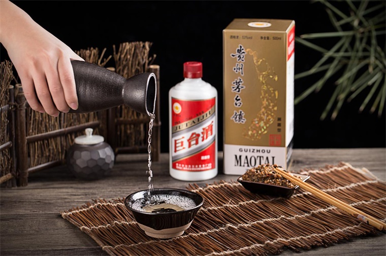 飛天茅臺跌破2200元！茅臺將取消拆箱令？經(jīng)銷商 大幅度降價幾乎不可能，有人想制造恐慌低價抄底，說明茅臺以后必漲