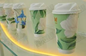 香飄飄正式開店，甘肅一公廁改建為幸運(yùn)咖