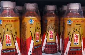 年入上百億的東鵬飲料，舍不下瓶蓋里的廣告費(fèi)？